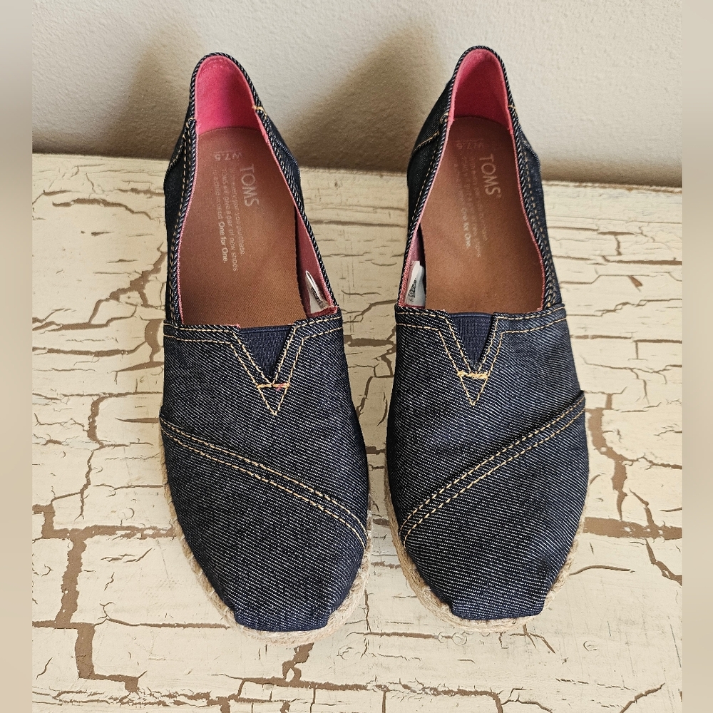 Toms 7.5 Espadrilles Excellent Condition - Picture 2 of 5